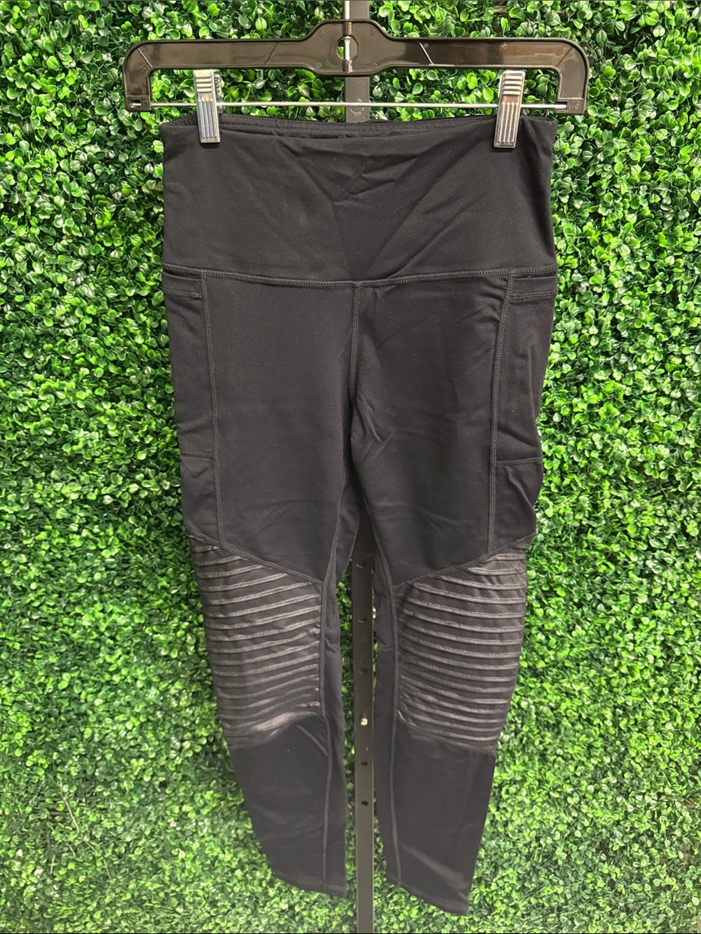 Women’s Black Performance Leggings with Ribbed Knee Panels